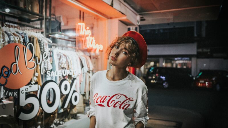 Pola Belanja di Era Digital, Apa Alasan Orang Lebih Memilih Online Shop?